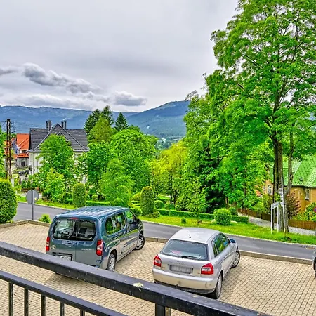 Esensja Z Widokiem Na Gory I Przy Dworcu - 5d 아파트 *