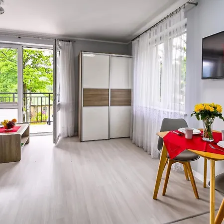 Esensja Z Widokiem Na Gory I Przy Dworcu - 5d Apartman